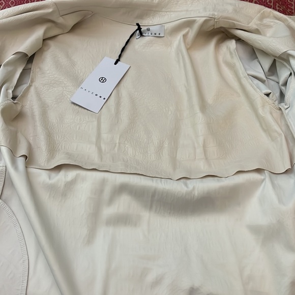 Faux Leather Single Breasted White trench w Statement Sleeve - Picture 10 of 15